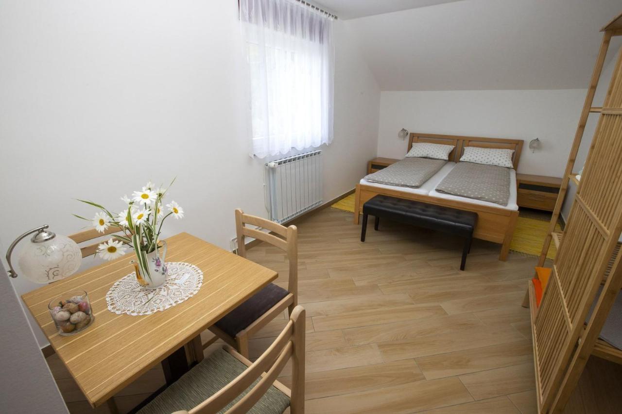 פוסטוינה Village House St. Michael מראה חיצוני תמונה