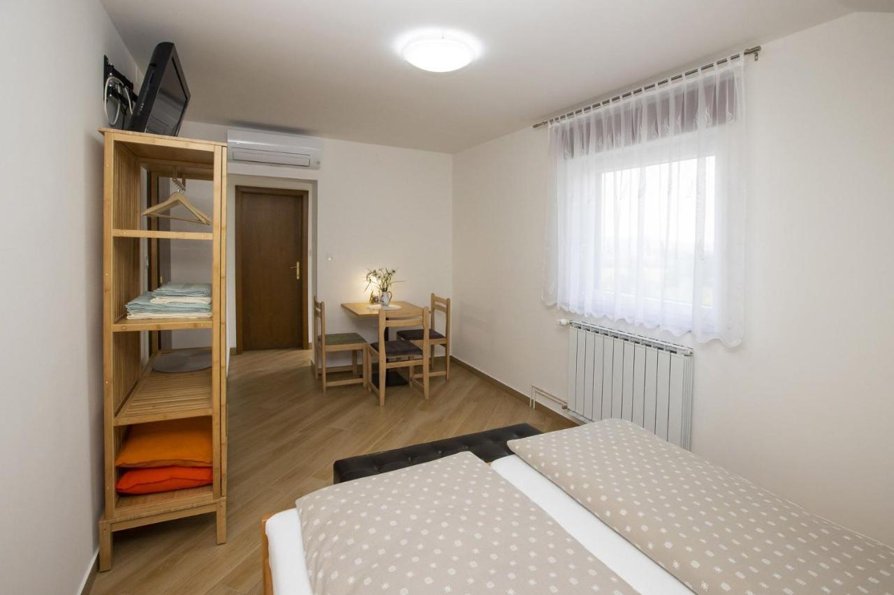 פוסטוינה Village House St. Michael מראה חיצוני תמונה